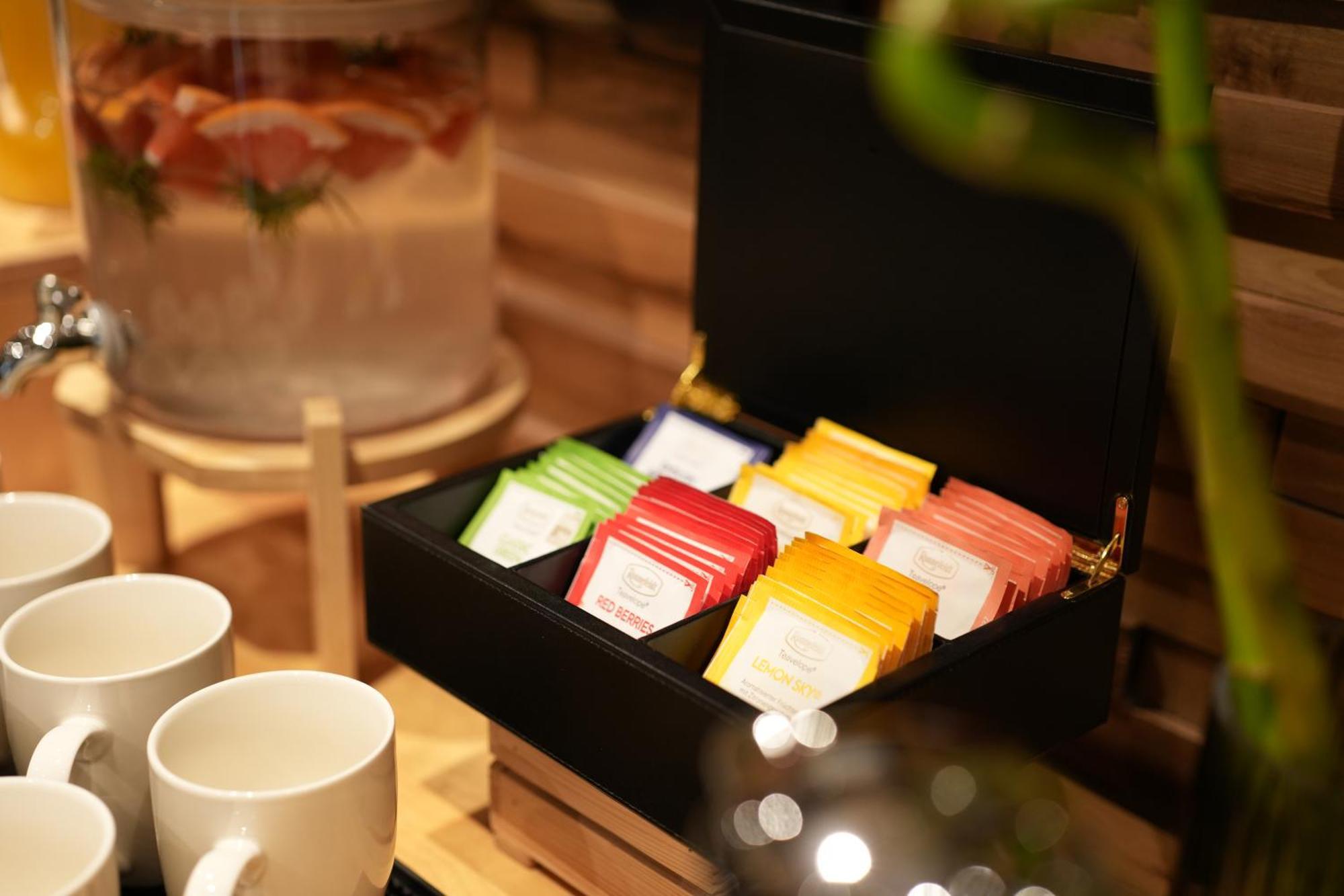La Suite Boutique Hotel Тирана Экстерьер фото