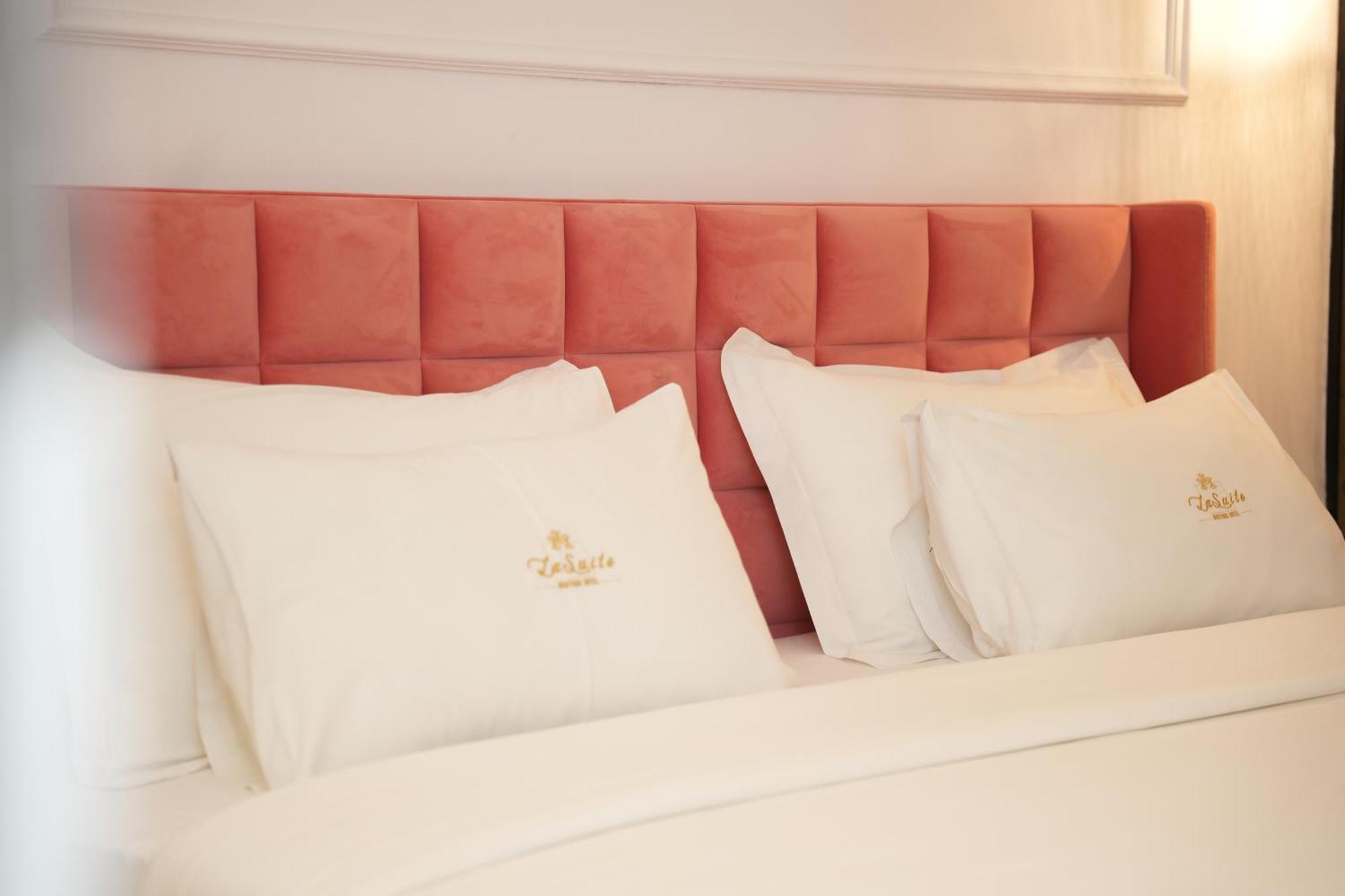 La Suite Boutique Hotel Тирана Экстерьер фото