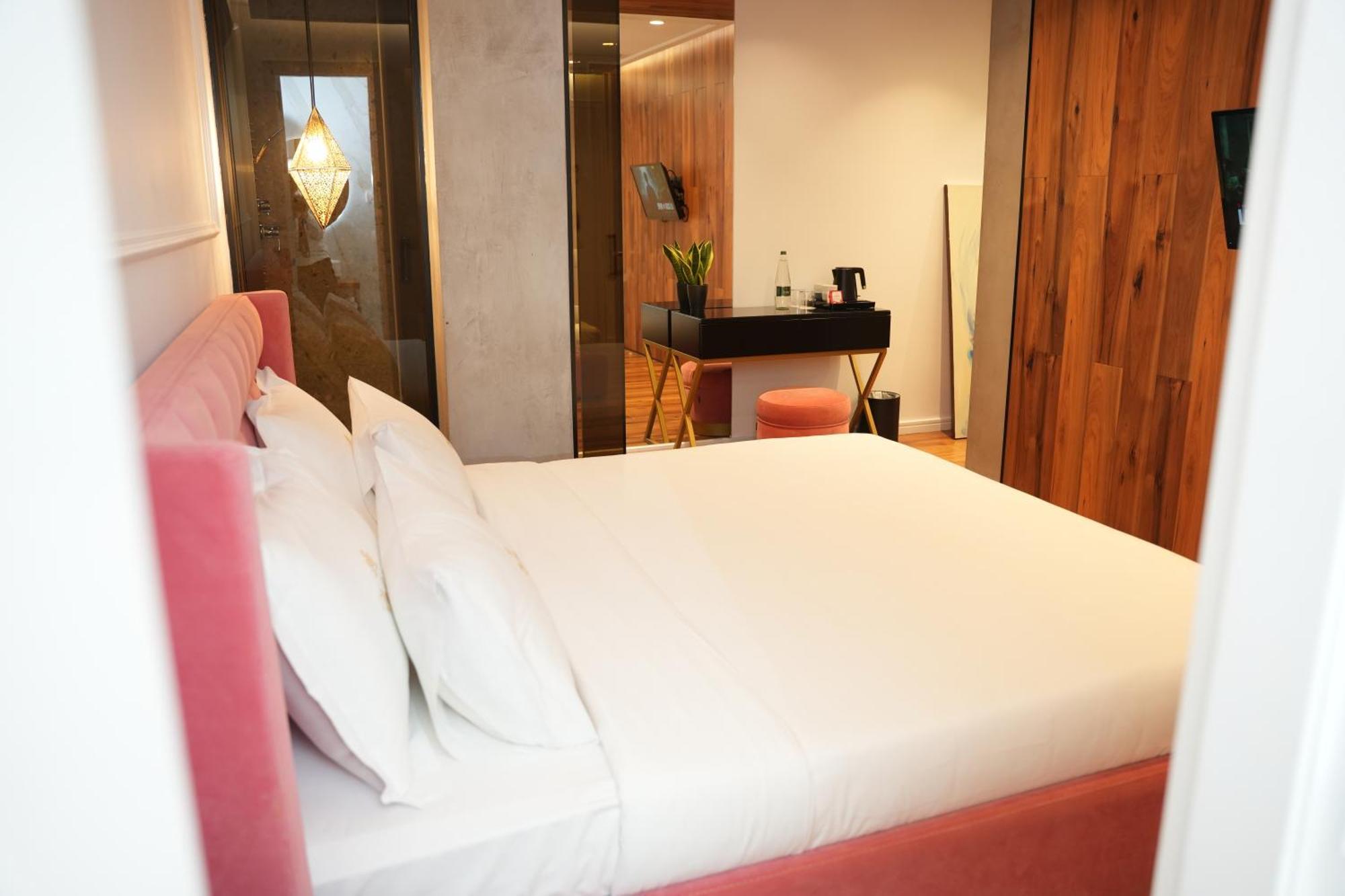 La Suite Boutique Hotel Тирана Экстерьер фото