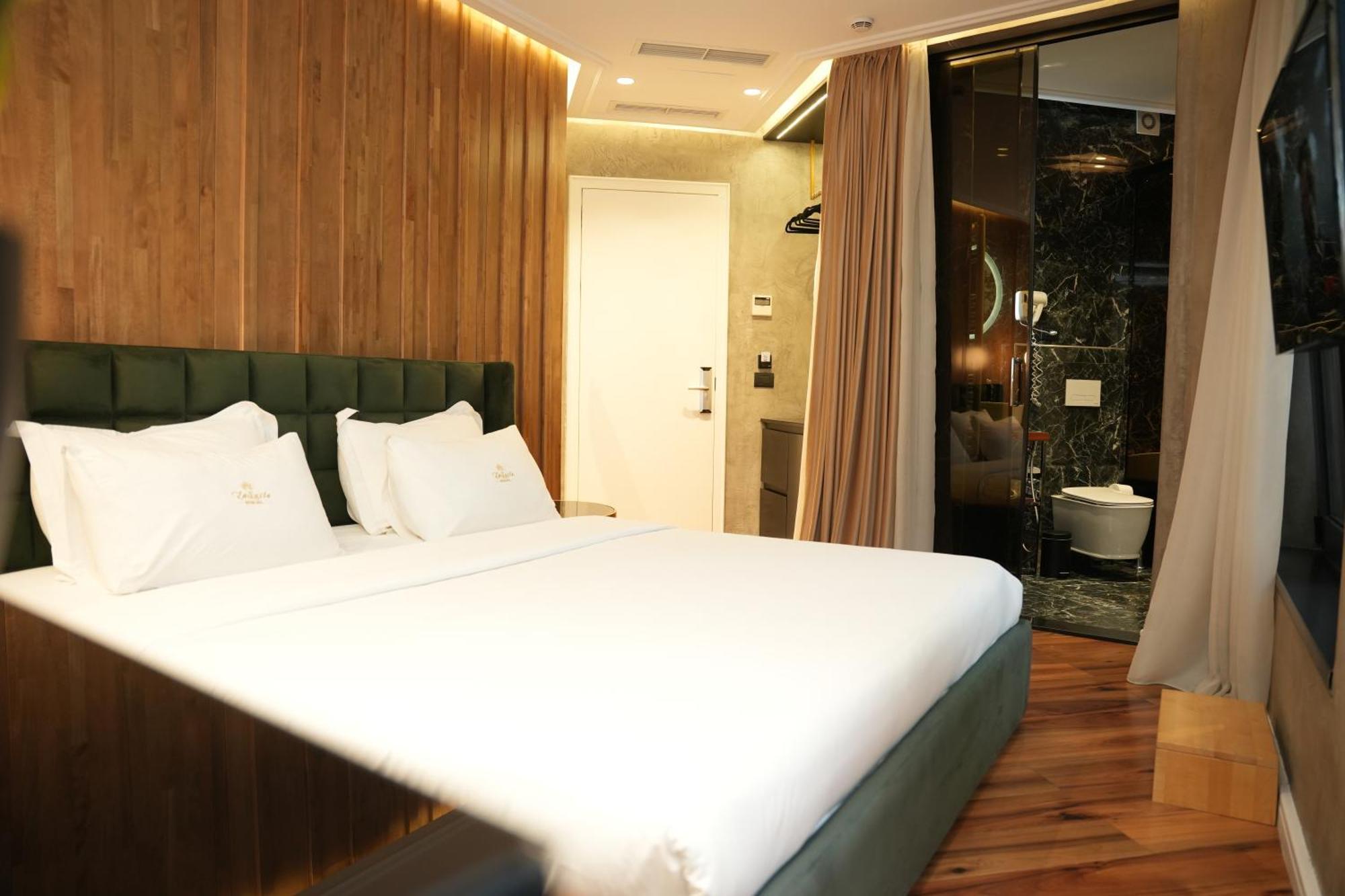 La Suite Boutique Hotel Тирана Экстерьер фото