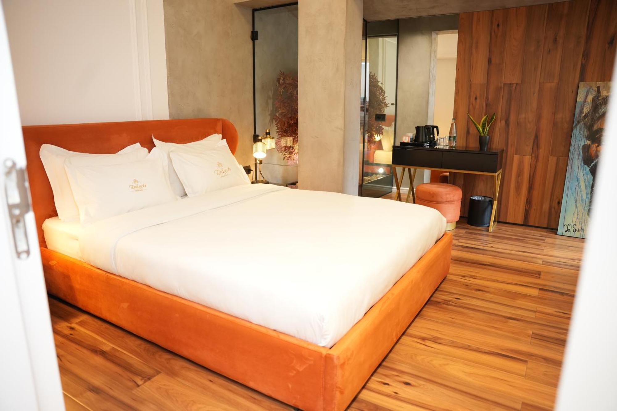 La Suite Boutique Hotel Тирана Экстерьер фото