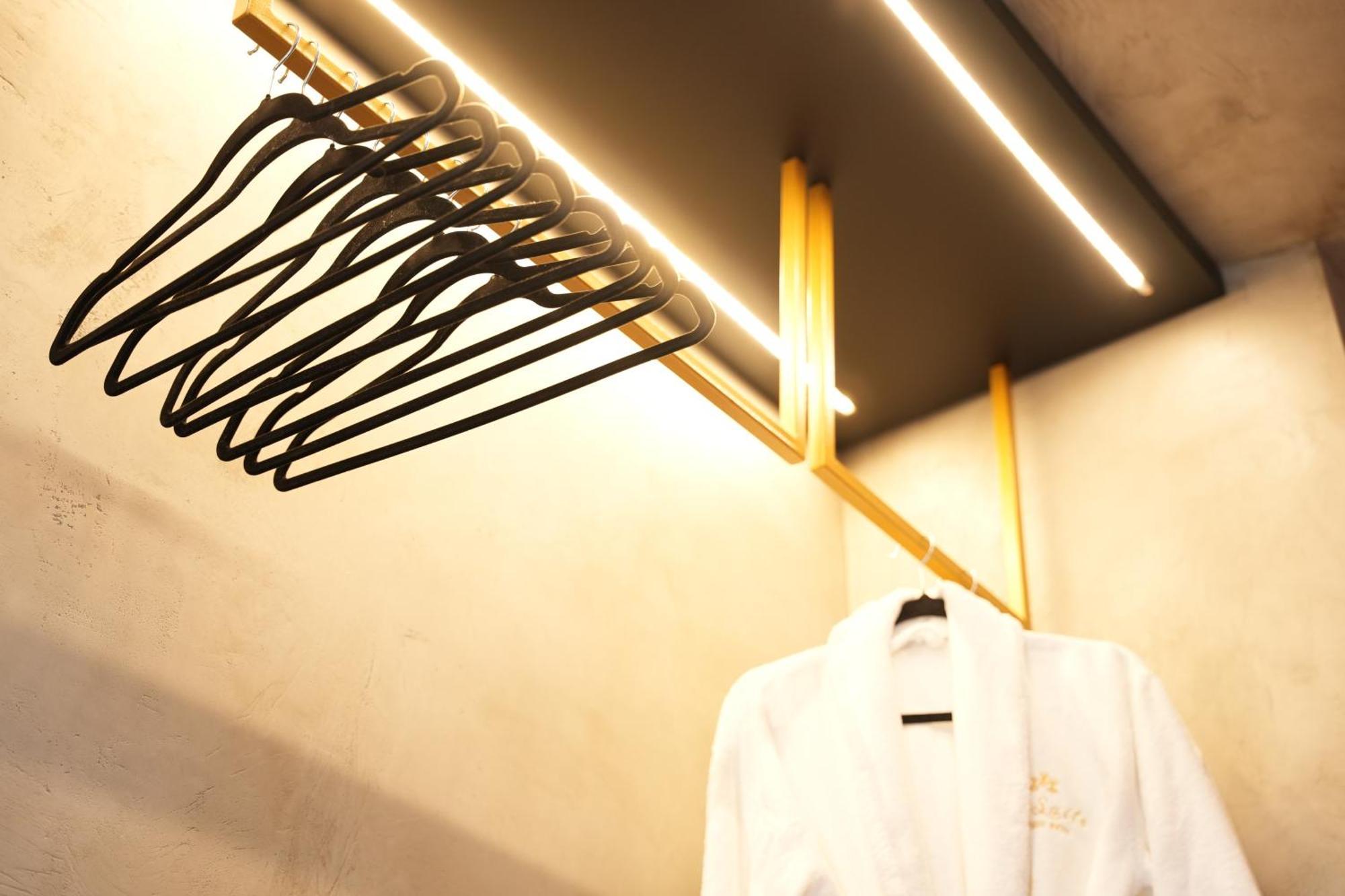 La Suite Boutique Hotel Тирана Экстерьер фото