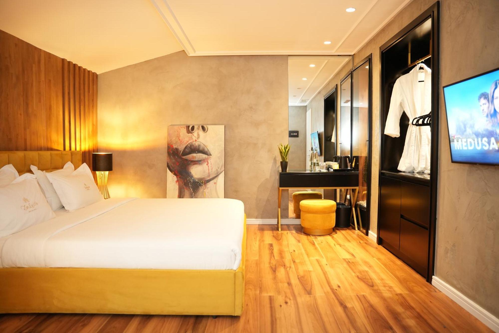 La Suite Boutique Hotel Тирана Экстерьер фото