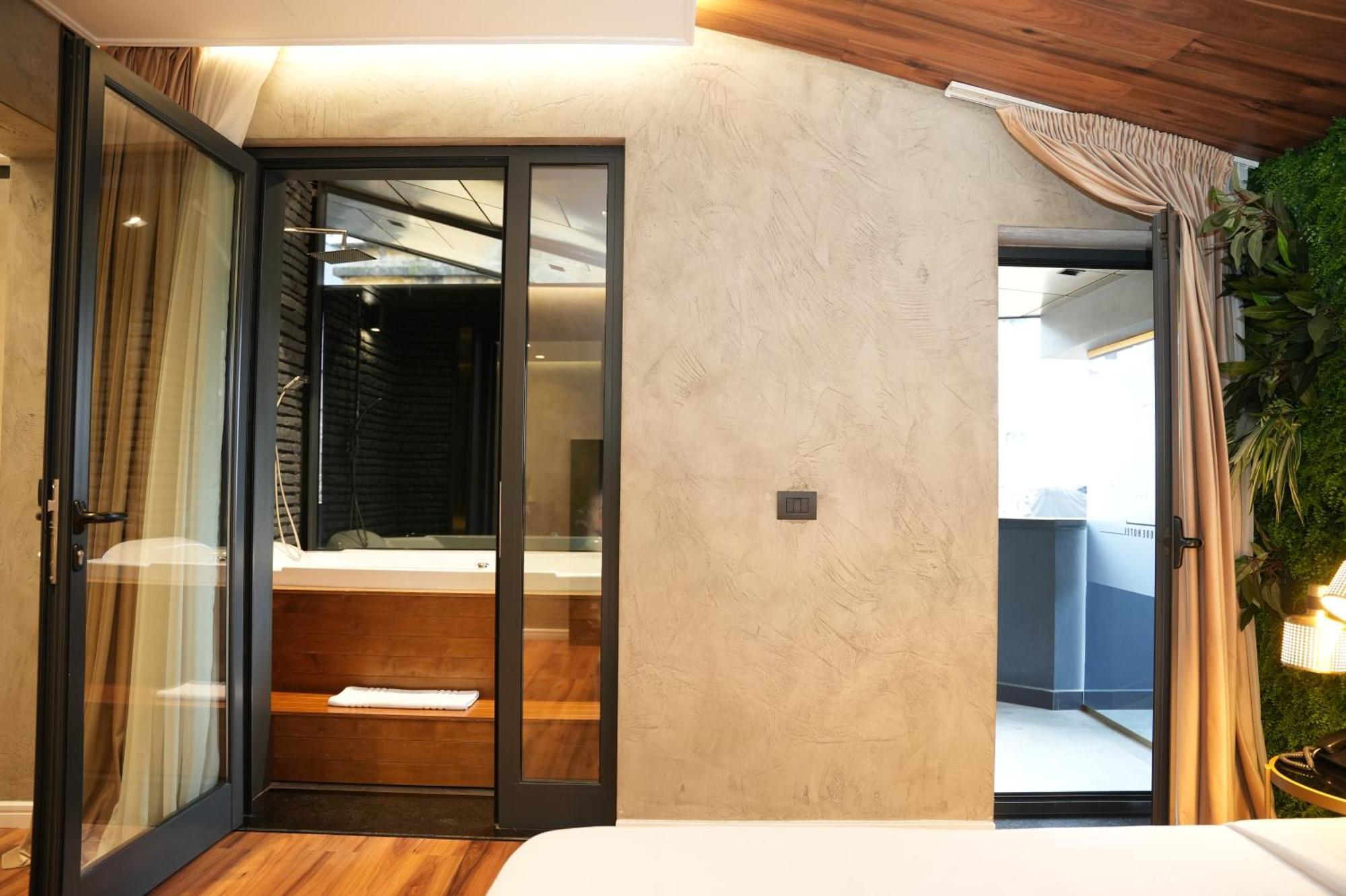 La Suite Boutique Hotel Тирана Экстерьер фото
