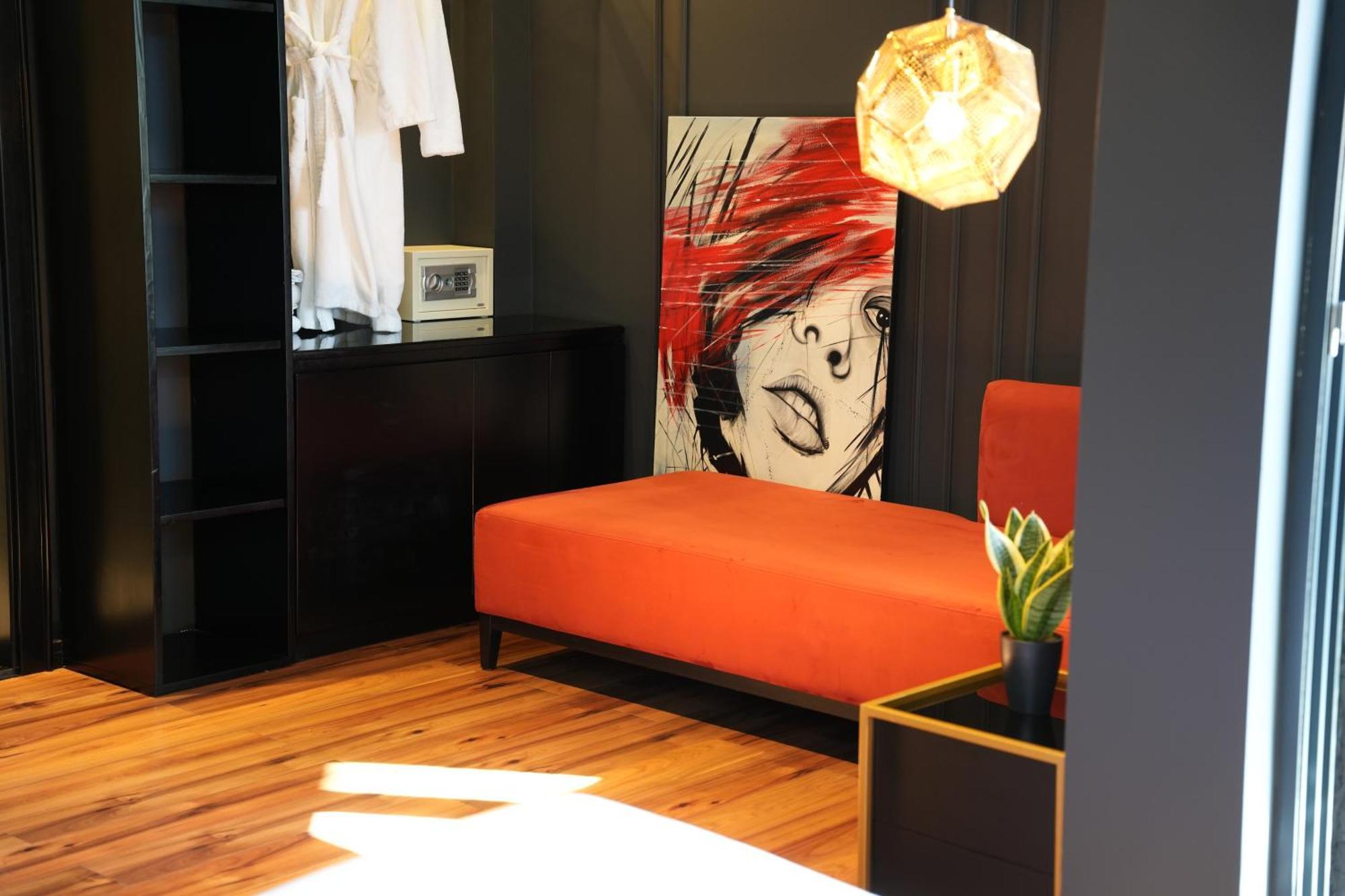 La Suite Boutique Hotel Тирана Экстерьер фото
