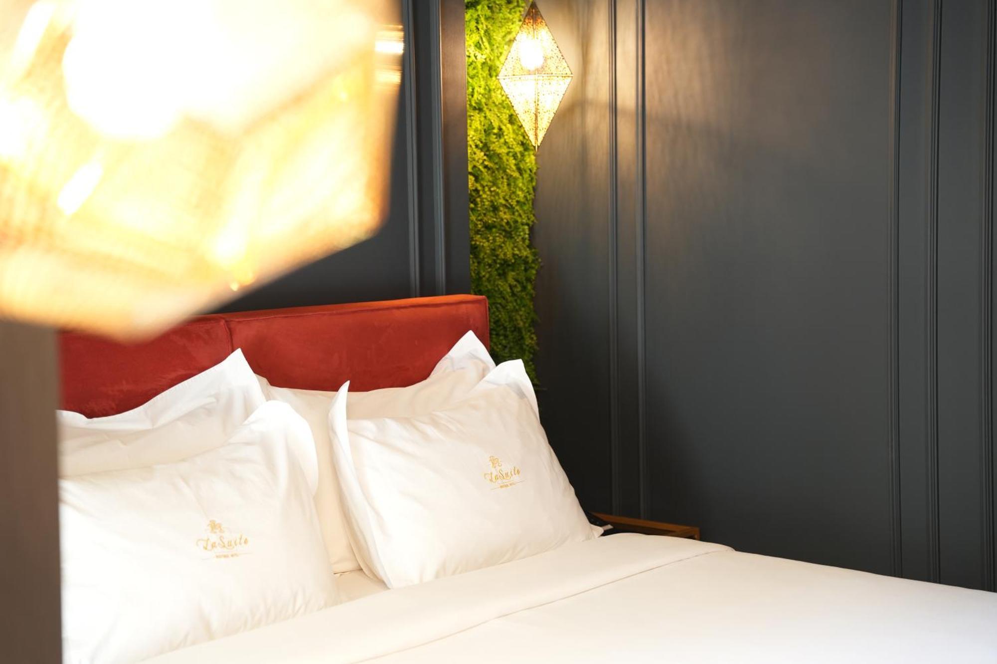 La Suite Boutique Hotel Тирана Экстерьер фото