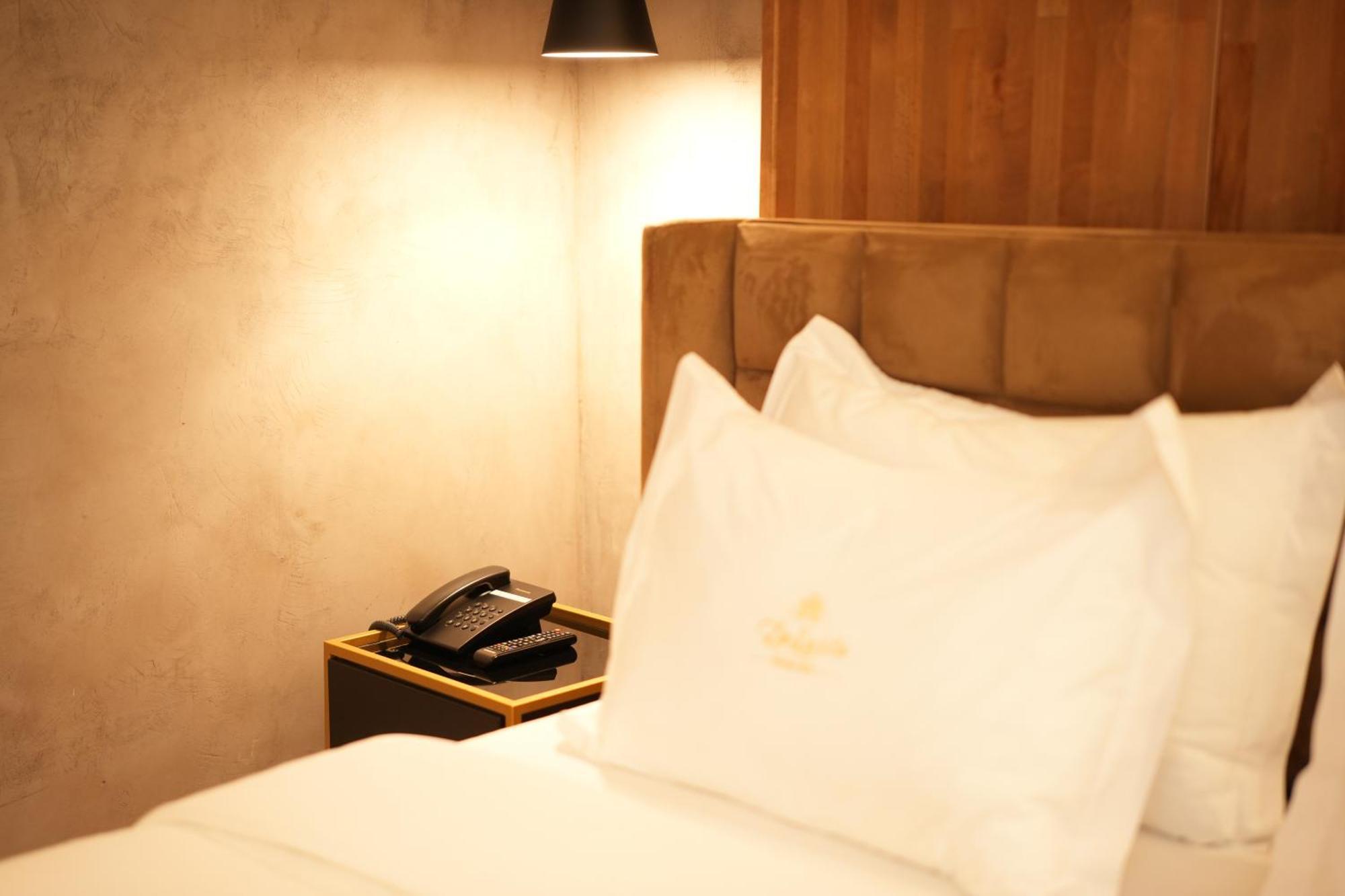La Suite Boutique Hotel Тирана Экстерьер фото
