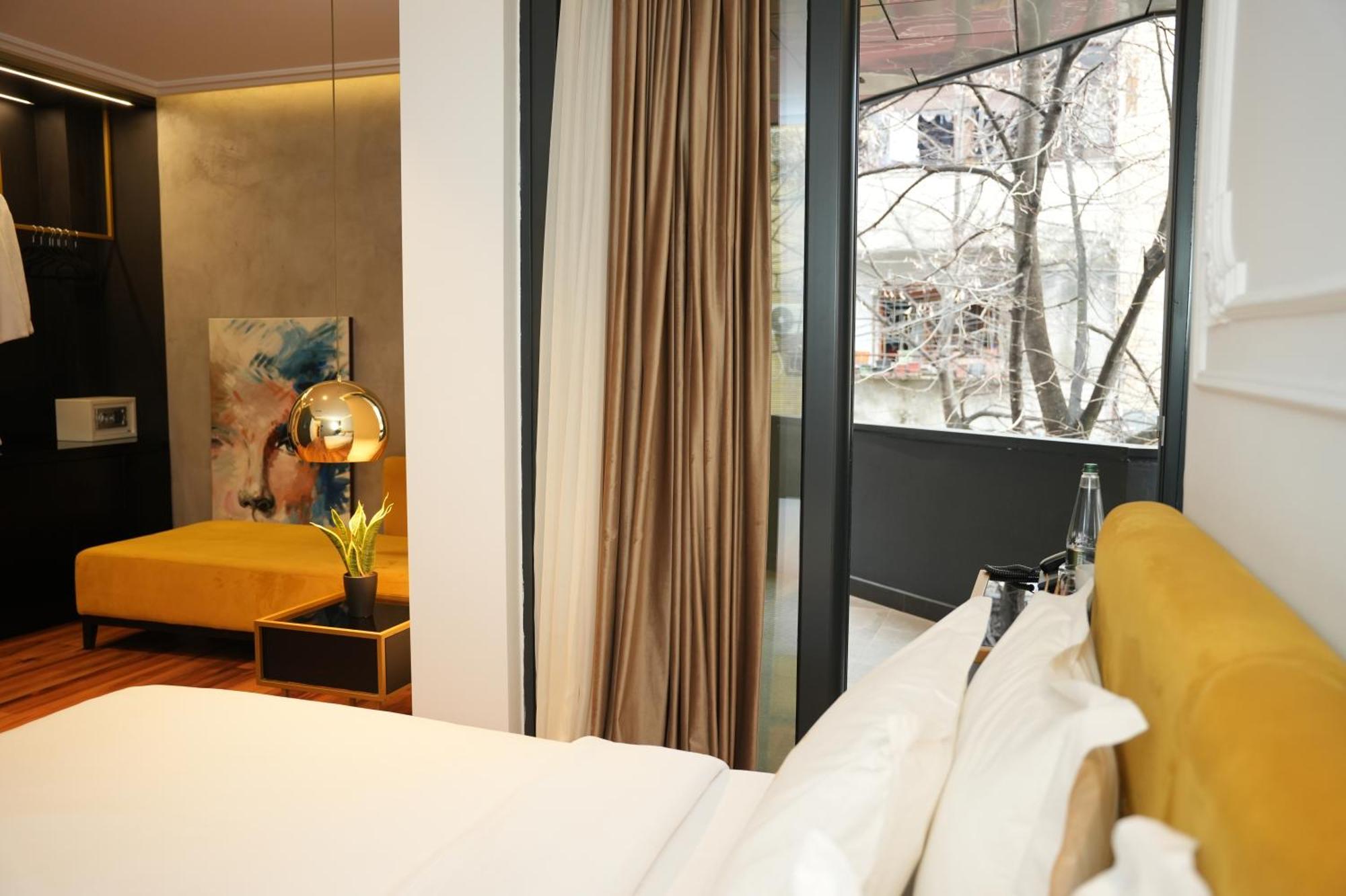 La Suite Boutique Hotel Тирана Экстерьер фото